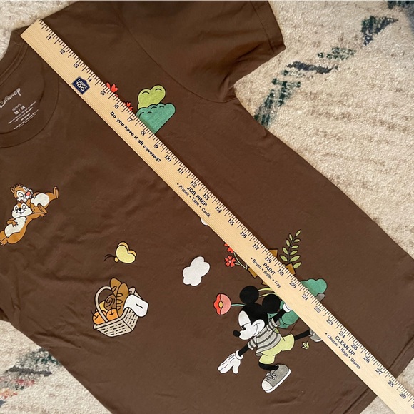Disney Characters Graphic Tee Medium NWOT - Picture 5 of 5